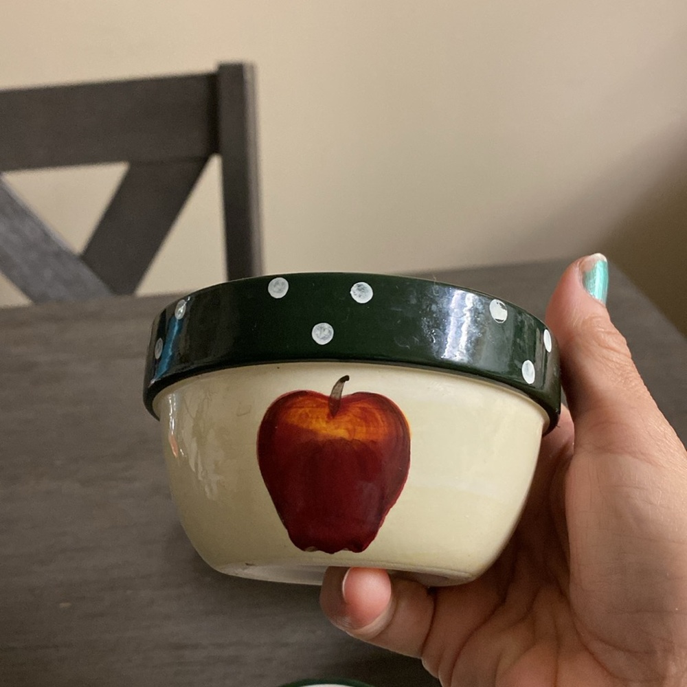 Ceramic Vintage Apple Design Measuring Cups with Stand - Picture 6 of 7